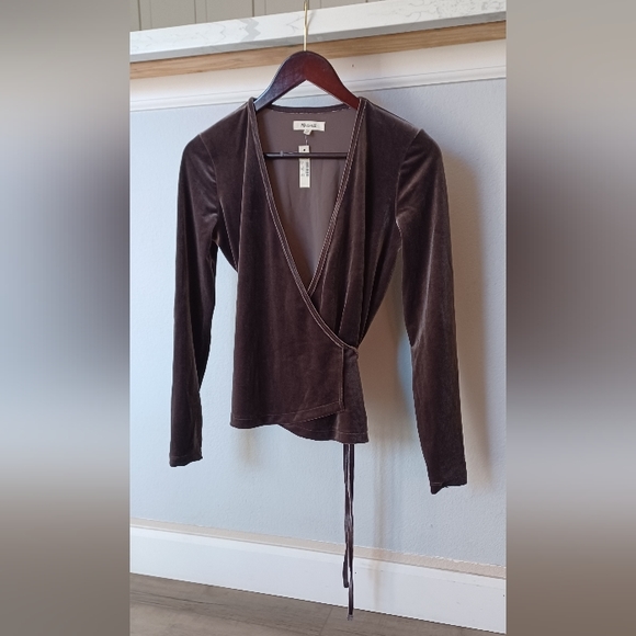 NWT Madewell velvet wrap top, size XS in purple - Picture 2 of 4